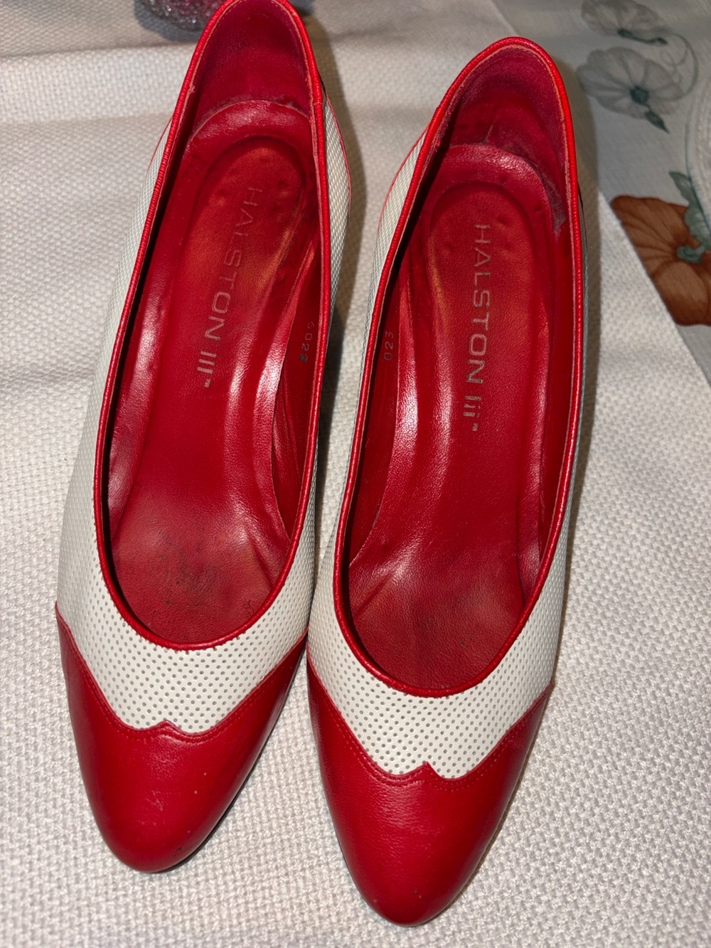 Vintage 80s Halston III Red White Perforated Leather Spectator Wingtip Pumps 7